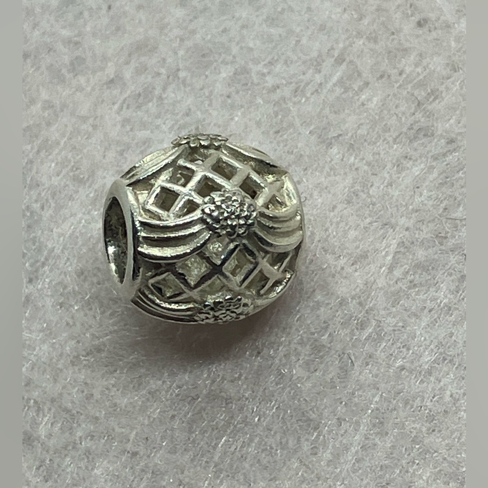 Chamilia 925 Sterling Silver Floral Lattice Filigree Barrel Charm Bead